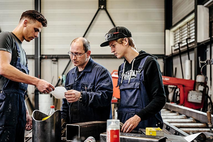 Jonge monteurs die een overstap hebben gemaakt naar de techniek